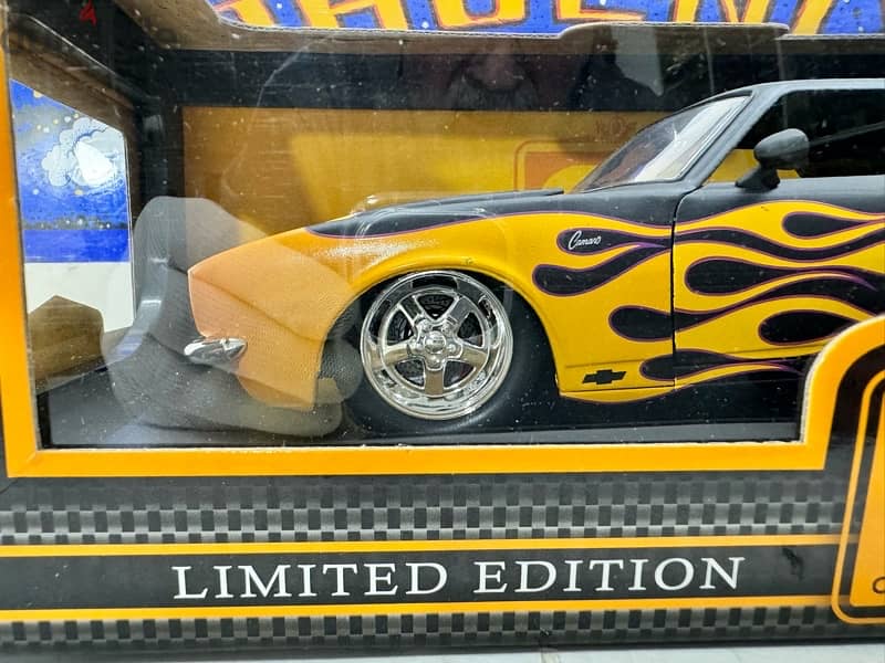 1/18 diecast 68’ Chevy Camaro LIMITED Rare (Collectors Club Edition) 3