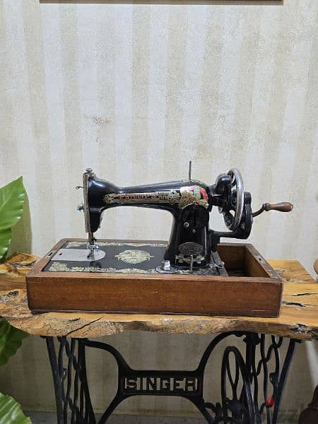 vintage sewing machine Phillips 0