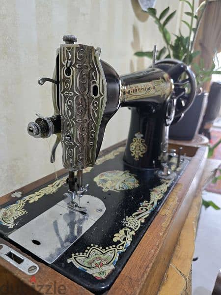 vintage sewing machine Phillips 2