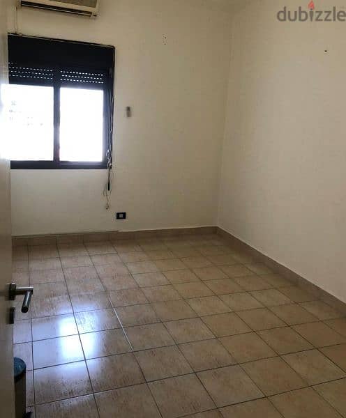 450$ 3 bedroom apartment in the heart of Zouk  Mosbeh 10