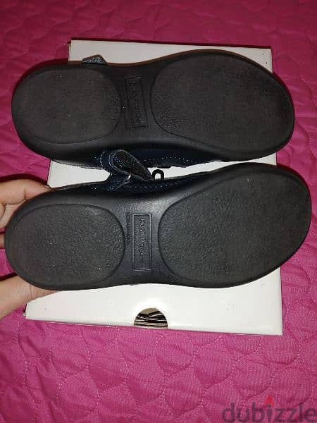 Girl shoes size 32. Navy Blue 2