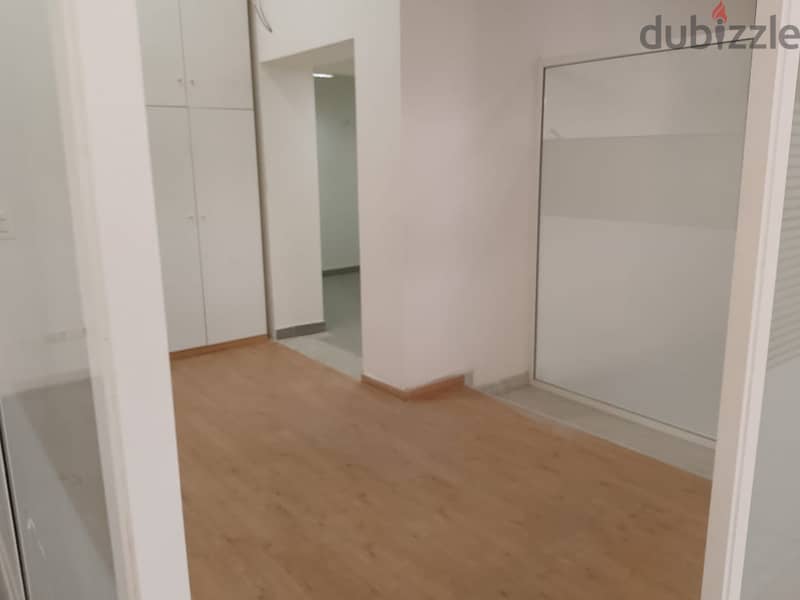 258 Sqm Showroom for rent in Hamra 3