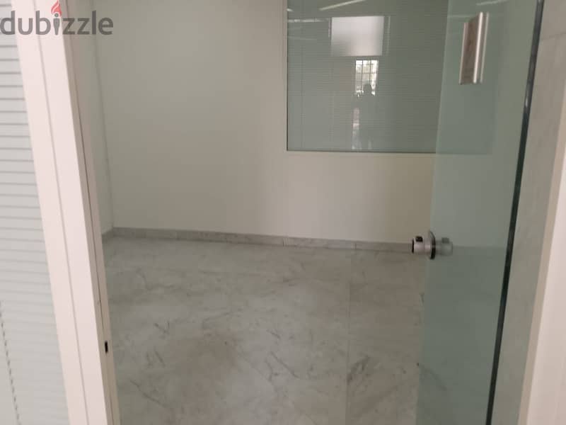 258 Sqm Showroom for rent in Hamra 7