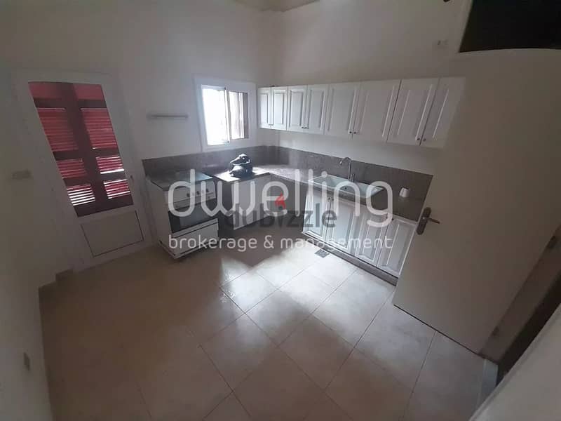 Three bedrooms apartment for rent in mar mkhayel 8