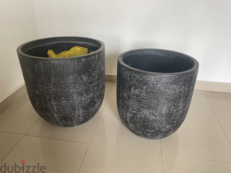 2 pots for sale 0