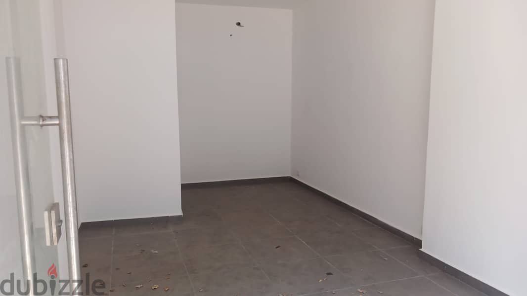 L15285-Spacious Showroom For Rent In Mtayleb 2