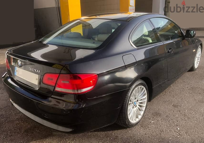 BMW 320i Coupé Black BRAND NEW 1 OWNER COMPANY SOURCE 3