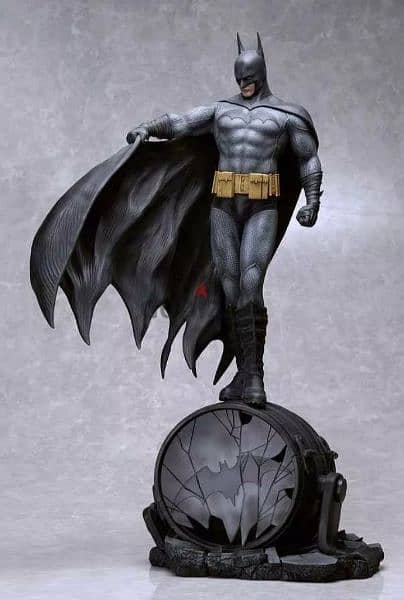 Batman Statue 1