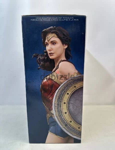 Wonder Woman Statue 2