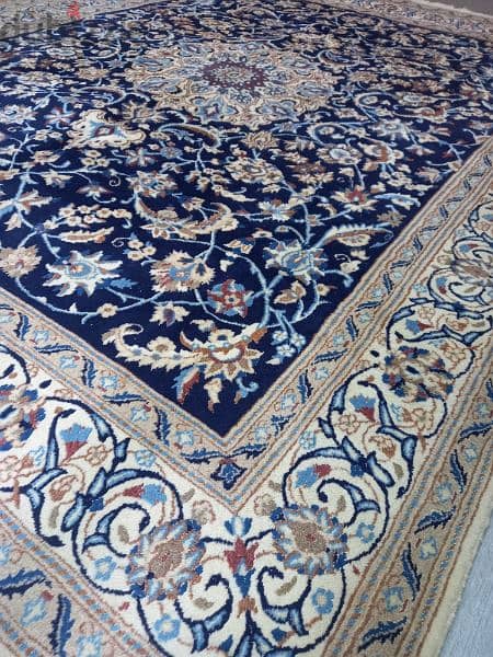 Persian Nain carpet . 375 $ 1