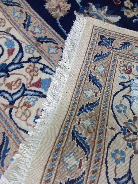 Persian Nain carpet . 375 $ 2