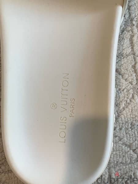 Original Louis Vuitton White Monogram Slides 1