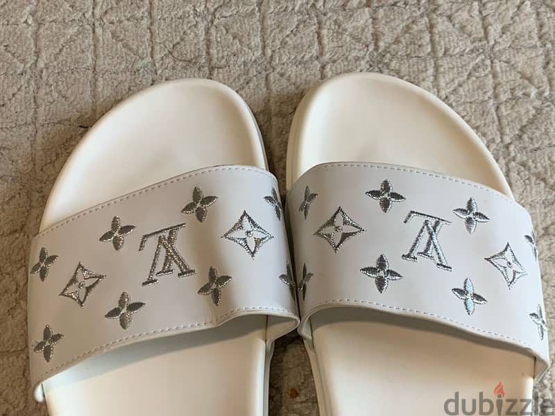 Original Louis Vuitton White Monogram Slides 3