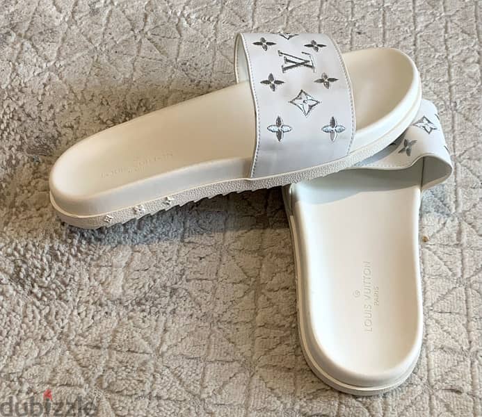 Original Louis Vuitton White Monogram Slides 4