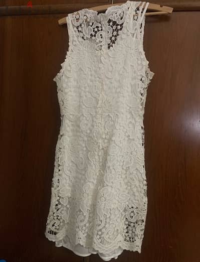 White Short Dress. Size: Large.