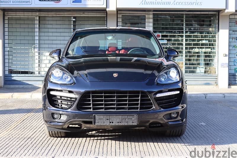 Porsche Cayenne GTS 2014 0