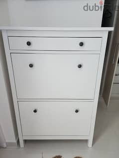 shoes closet with drawer