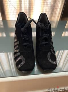 black sport shoes with heel size 38