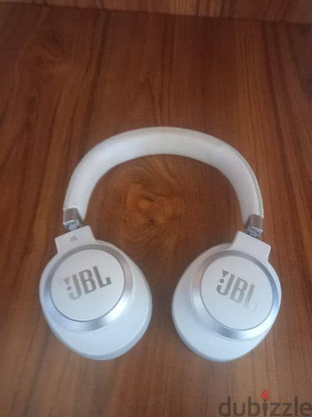 JBL Live 660NC open box noise cancelling headphones 1