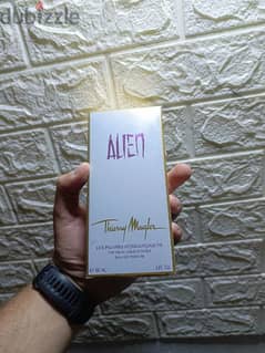 Alien perfume