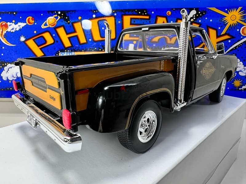 1/18 diecast Dodge Pick-up 1978 Midnight Express by Autoworld NEW SHOP 4