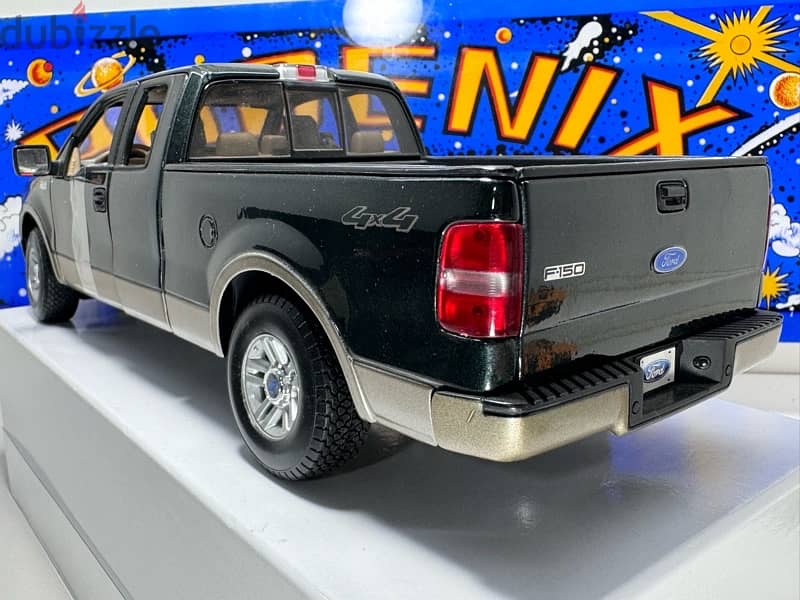 1/18 diecast Ford F150 Lariat 2006 OUT OF PRINT (NEW BOXED) 2