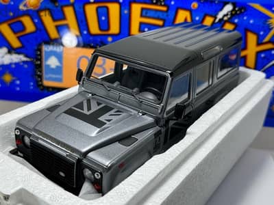 1/18 diecast Land Rover Defender 110 by Century Dragon (RARE LHD)