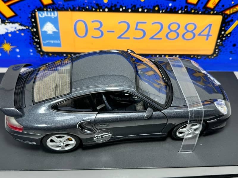 1/18 diecast Autoart Porsche 911 GT2 2002 (996) #77842 2