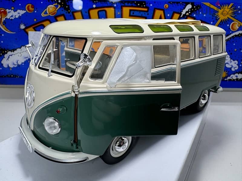 1/18 diecast VW bus T1 b Samba Green (NEW SHOP STOCK) 11