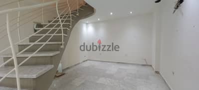Shop of 3 floors in Zalka for rentمحل تجاري 3 طوابق للإيجار في الزلقا