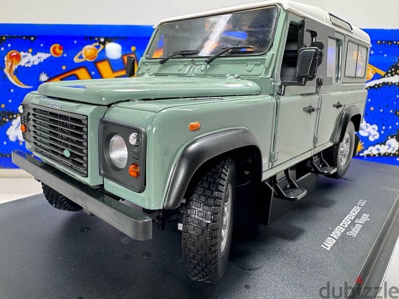 1/18 diecast Land Rover Defender 110 Station by UH HTF 1