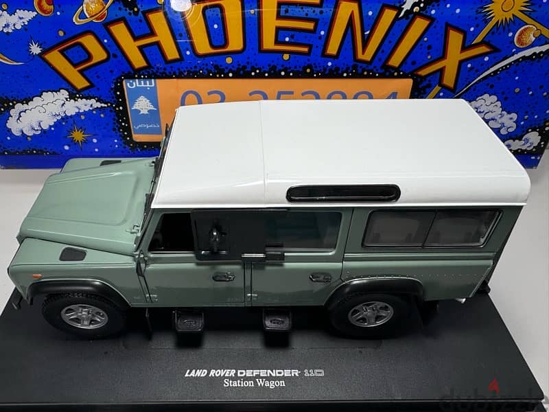 1/18 diecast Land Rover Defender 110 Station by UH HTF 6