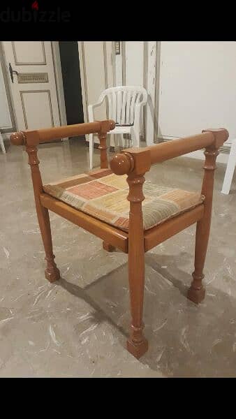 ANTIQUE CHAIR ( WOOD MADE ) 1