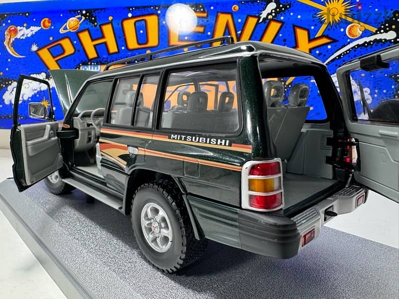 1/18 diecast Mitsubishi Pajero 3.5 V6 Long V31 1