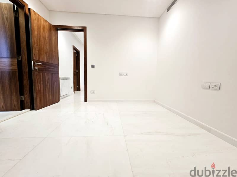 RA24-3440 Luxurious Apartment 250m, for Rent in Ramlet el Bayda 5