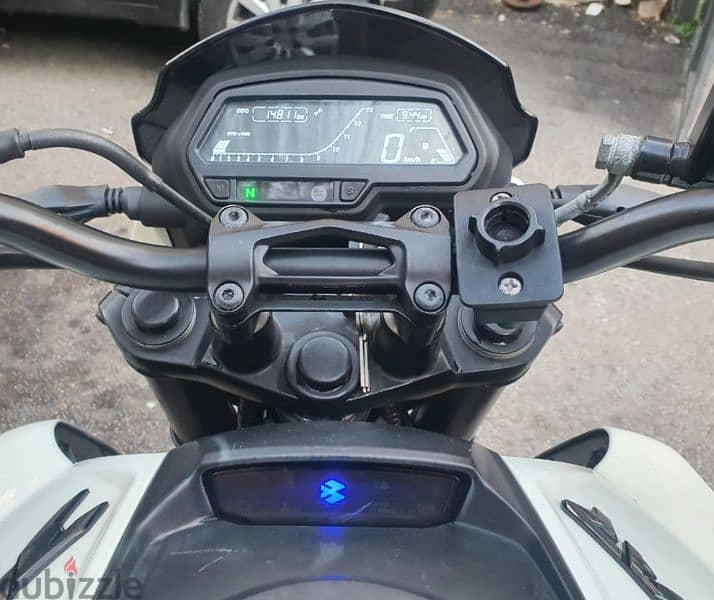 Bajaj dominar 0