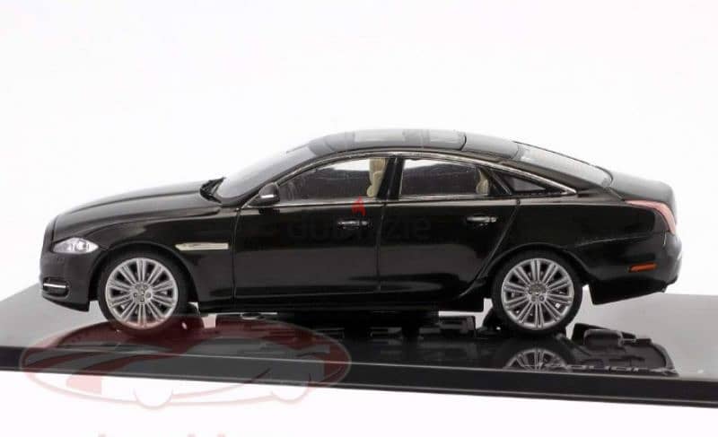 Jaguar XJ diecast car model 1;43. 2