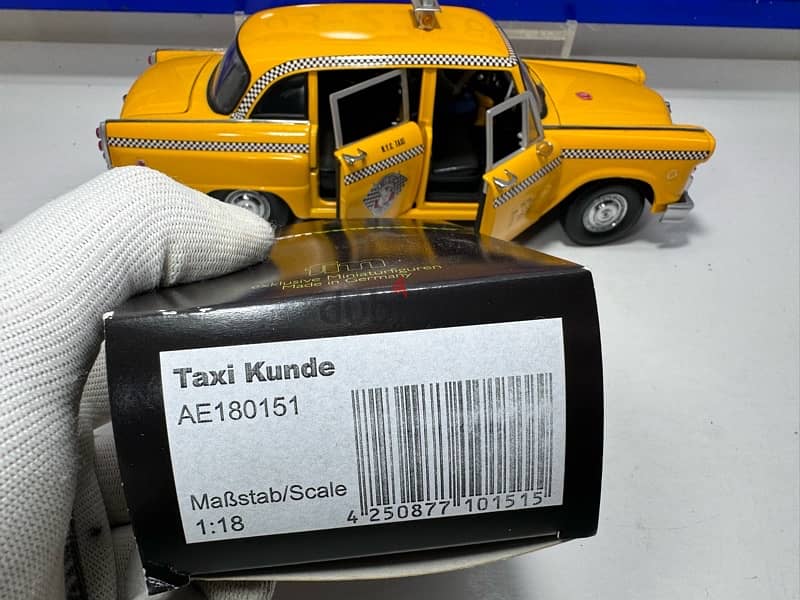 1/18 diecast Checker Taxi Cab (New York) by Sunstar 12