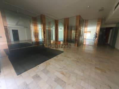 Showroom for rent at Cornish el Mazraaصالة عرض للإيجار كورنيش المزرعة