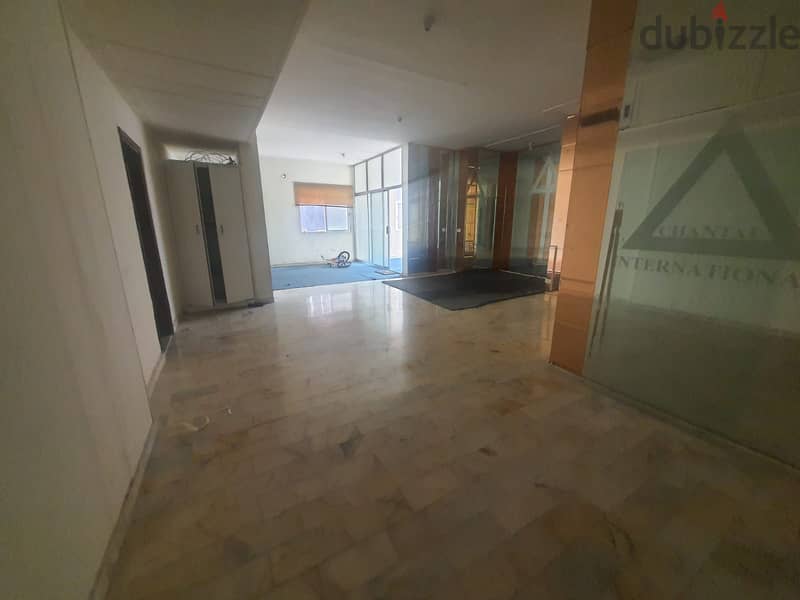 Showroom for rent at Cornish el Mazraaصالة عرض للإيجار كورنيش المزرعة 3