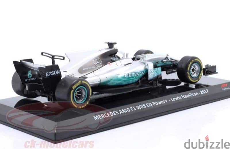 L. Hamilton Mercedes AMG W08 2017 diecast car model 1;24. 3