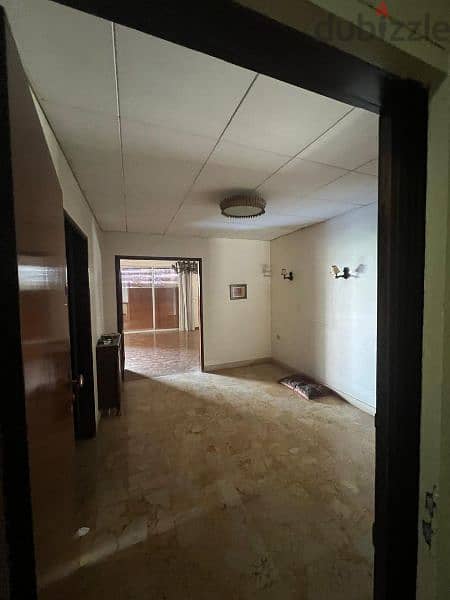 Spacious l 550 SQM Apartment in Ramlet Bayda . 4