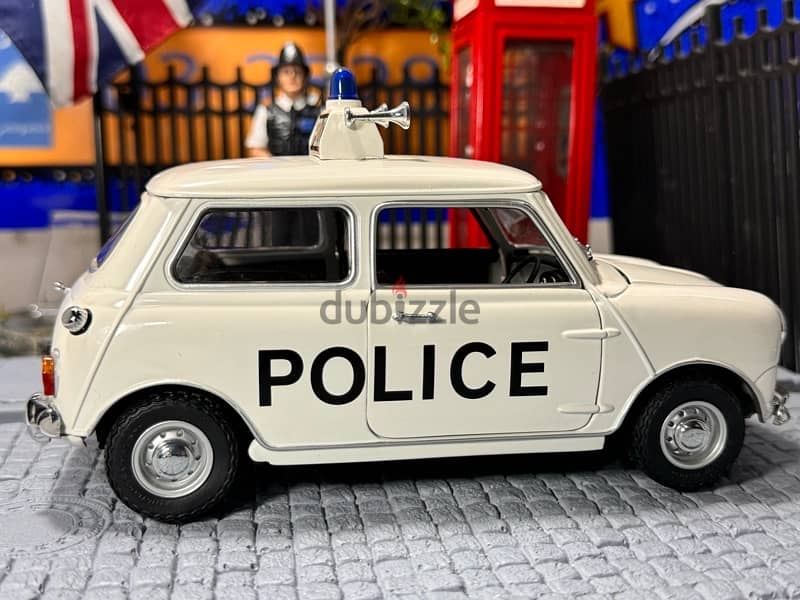 50% OFF! Promo 1/18 diecast Mini Cooper-S Police HTF  By Kyosho 6