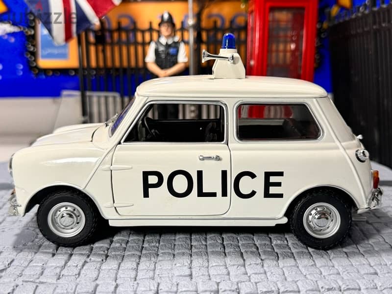 50% OFF! Promo 1/18 diecast Mini Cooper-S Police HTF  By Kyosho 7