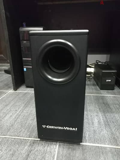 subwoofer cerwin vega