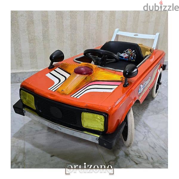 Collectible vintage padel car 2