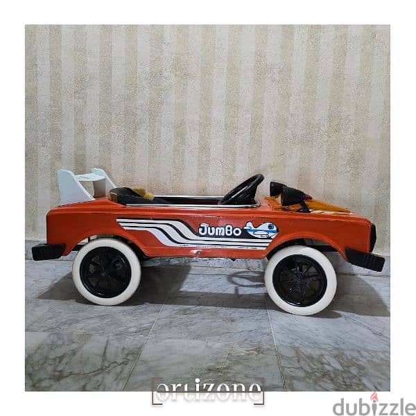 Collectible vintage padel car 4