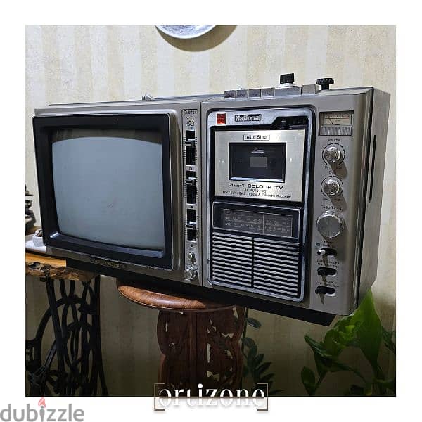 Vintage Television, radio and cassette تلفزيون، راديو و كاسيت انتيك 1