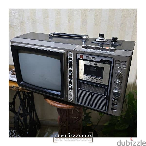 Vintage Television, radio and cassette تلفزيون، راديو و كاسيت انتيك 2