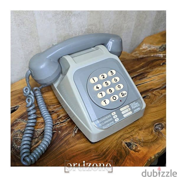 Vintage telephone  هاتف انتيك 1